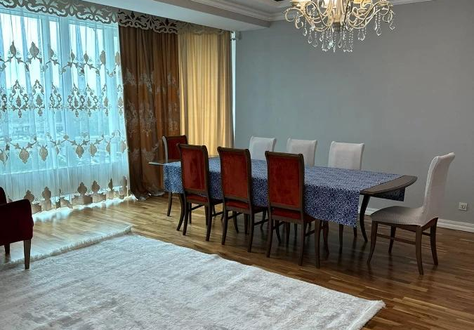 4-комнатная квартира, 172 м², 8/10 этаж, Кунаева 14/2 — Мангилик ел