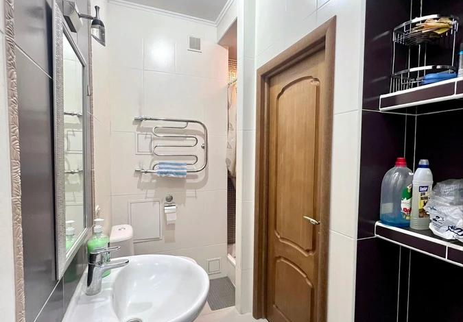 3-комнатная квартира · 93.2 м² · 5/10 этаж, Кенесары хана 54