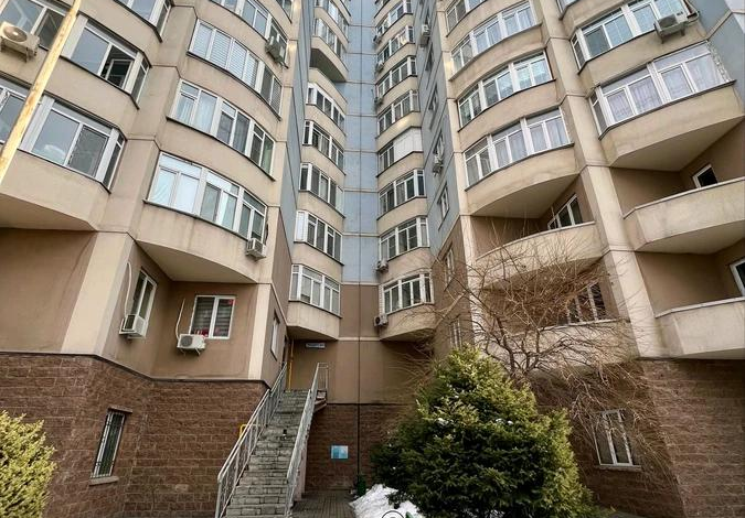 3-комнатная квартира · 93.2 м² · 5/10 этаж, Кенесары хана 54