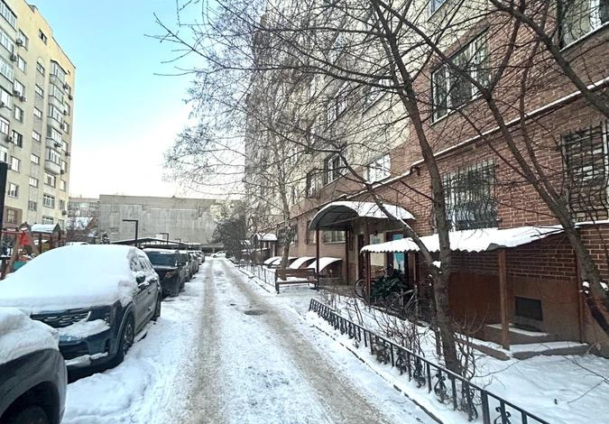 3-комнатная квартира · 102.6 м² · 1/9 этаж, Токтабаева 13 — Таугуль-1, 13