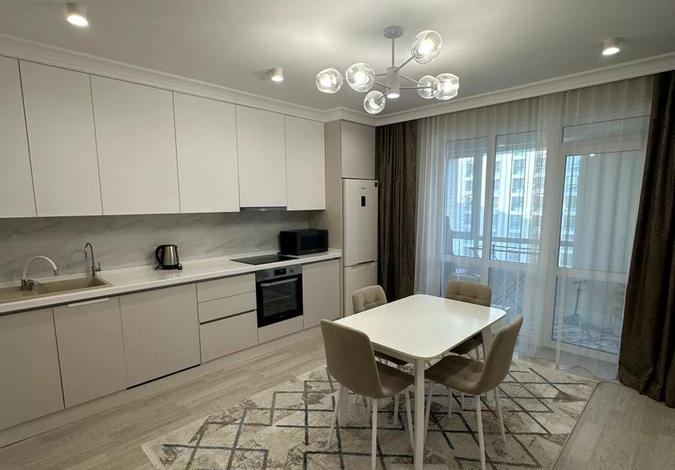 3-комнатная квартира, 95.4 м², 6/9 этаж, Сыганак 15 — Хан шатыр