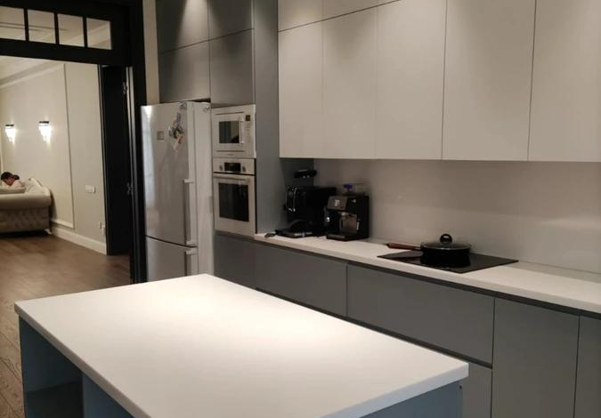 10-комнатная квартира, 424.4 м², 4/4 этаж, мкр Комсомольский, Карашаш ана 21