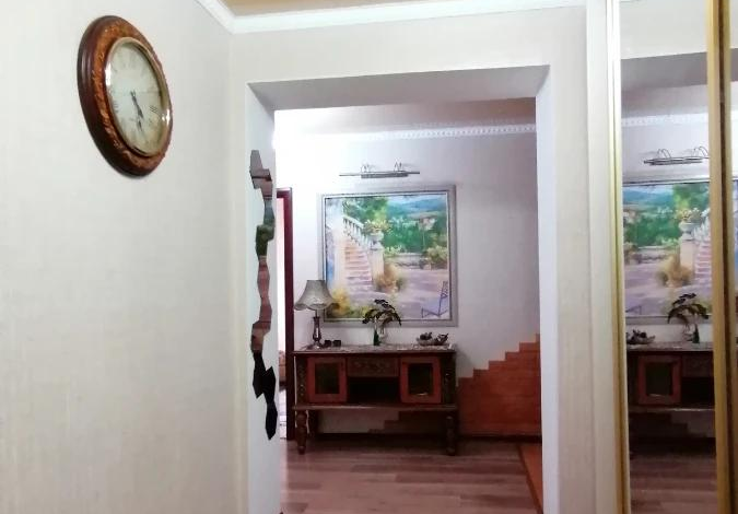 4-комнатная квартира · 108 м² · 4/5 этаж, Азаттык 77 — Атамбаев