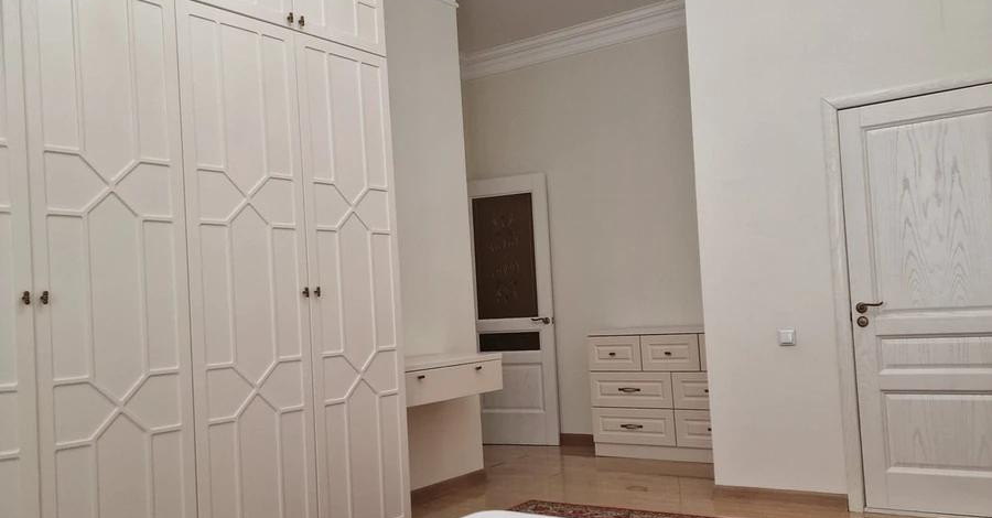 4-комнатная квартира, 150 м², 2/7 этаж, Кабанбай Батыра 13