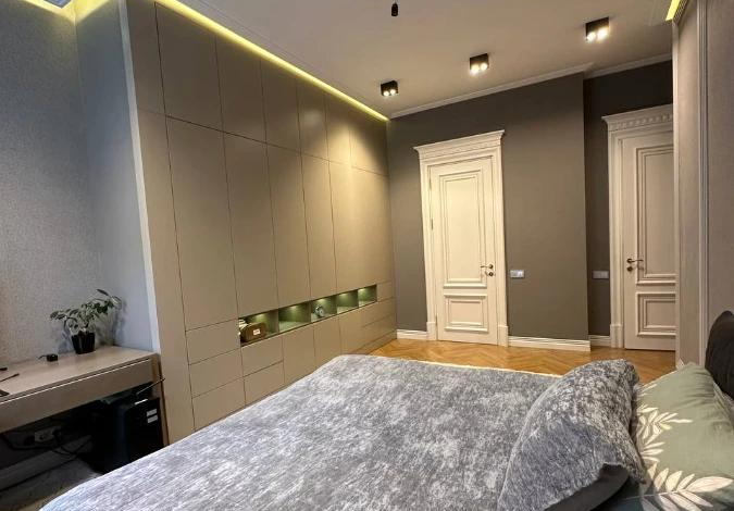 5-комнатная квартира, 250 м², 3/5 этаж, Шамши Калдаякова 15/1