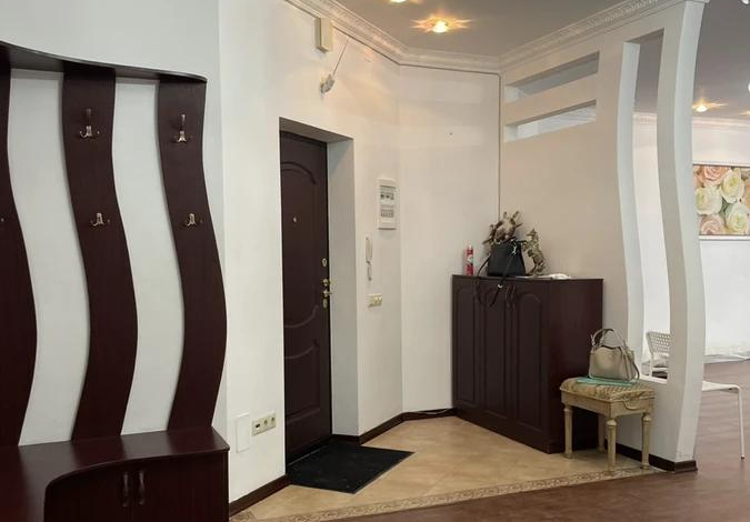 3-комнатная квартира, 155 м², 6/12 этаж, Достык