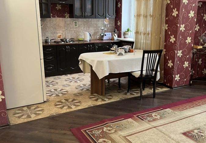 3-комнатная квартира, 81.4 м², 1/10 этаж, Рыскулбекова 16