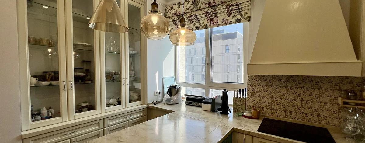 4-комнатная квартира, 218 м², 12/12 этаж, Сыганак 17р