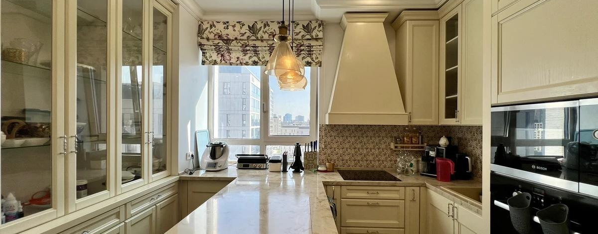 4-комнатная квартира, 218 м², 12/12 этаж, Сыганак 17р