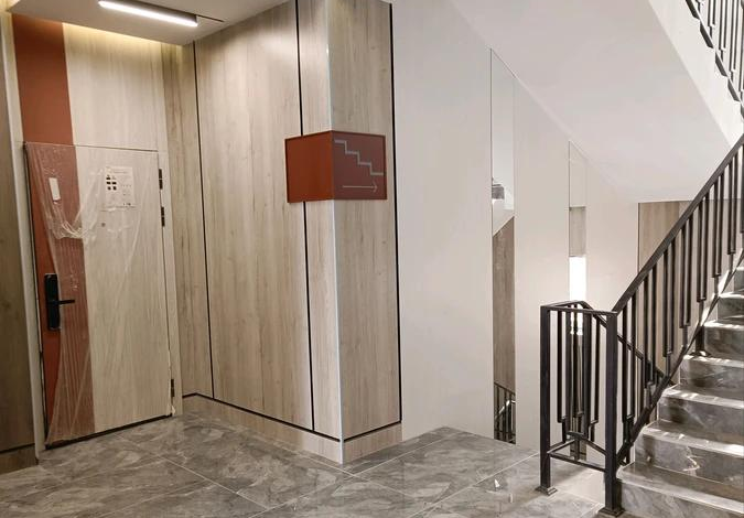 6-комнатная квартира, 261.69 м², 1/3 этаж, 13-я 40, 96