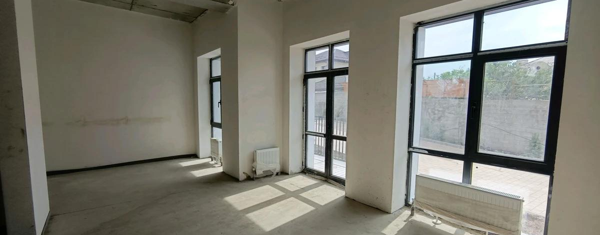 6-комнатная квартира, 261.69 м², 1/3 этаж, 13-я 40, 96