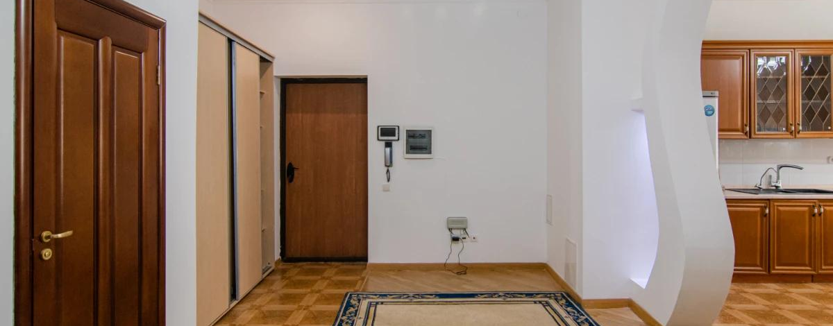 3-комнатная квартира, 123 м², 2/7 этаж, Кабанбай Батыра 13