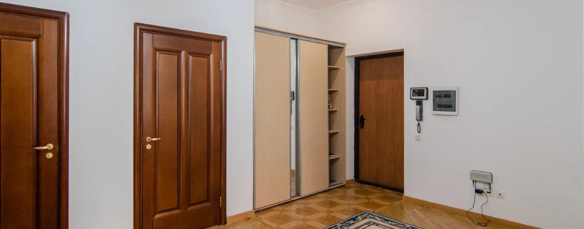 3-комнатная квартира, 123 м², 2/7 этаж, Кабанбай Батыра 13