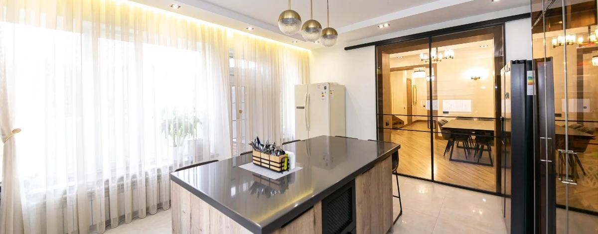 6-комнатная квартира, 230 м², Байлык 1