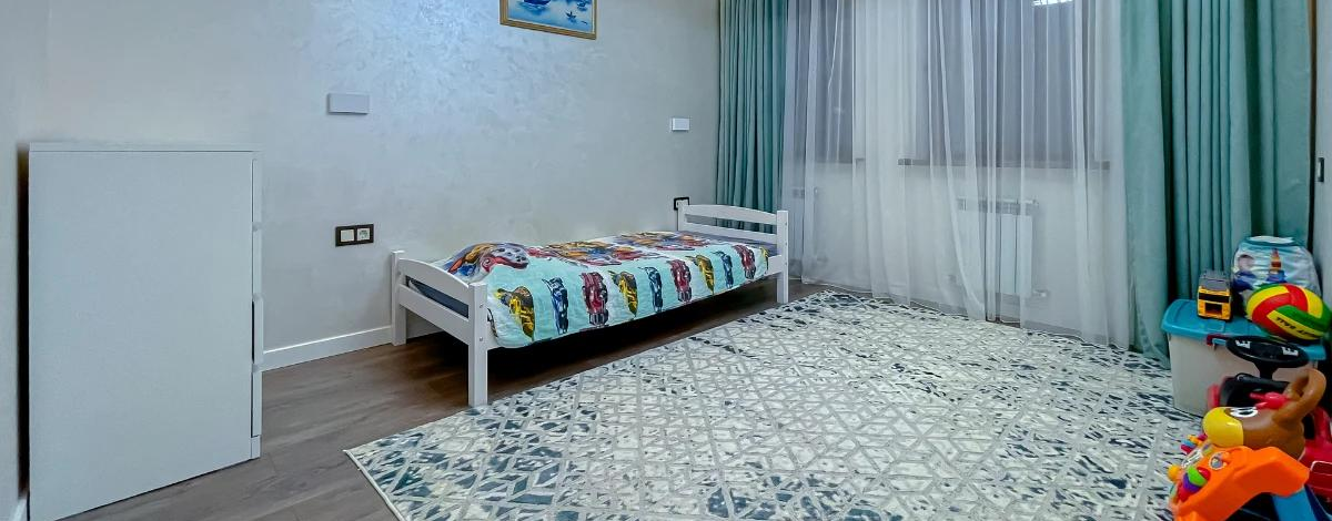 4-комнатная квартира · 160 м² · 7/8 этаж, Кашгарская 69/102