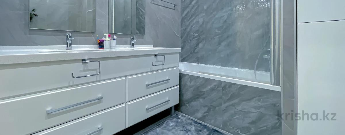 4-комнатная квартира · 160 м² · 7/8 этаж, Кашгарская 69/102
