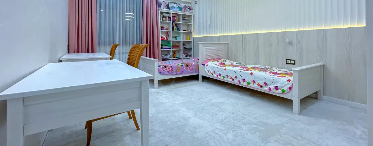 4-комнатная квартира · 160 м² · 7/8 этаж, Кашгарская 69/102