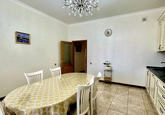 3-комнатная квартира, 150 м², 5/9 этаж, Айтеке Би 16