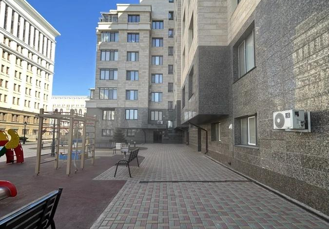 3-комнатная квартира, 102 м², 6/9 этаж, мангилик ел 39