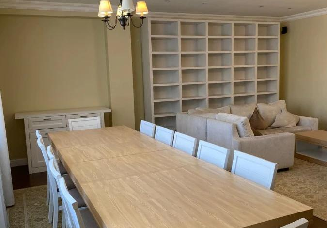 4-комнатная квартира, 204 м², 3/4 этаж, Кабанбай Батыра 13