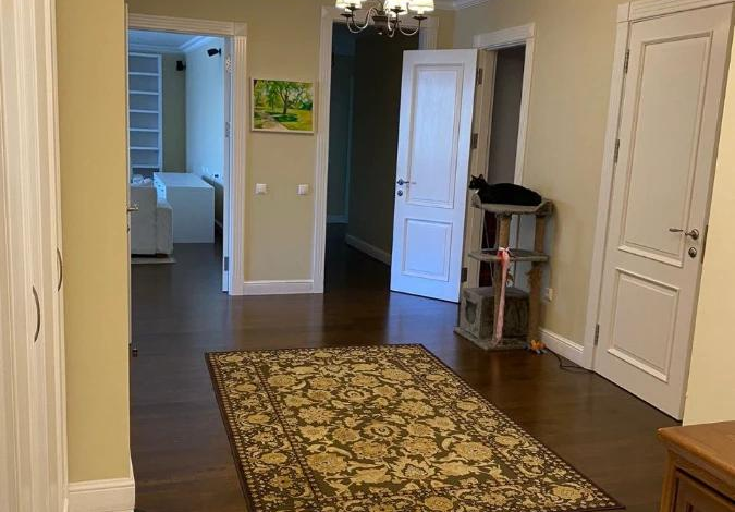 4-комнатная квартира, 204 м², 3/4 этаж, Кабанбай Батыра 13