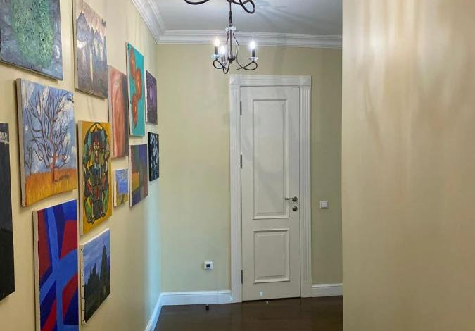 4-комнатная квартира, 204 м², 3/4 этаж, Кабанбай Батыра 13