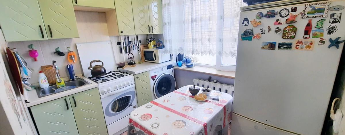 3-комнатная квартира, 60 м², 2/5 этаж, Петрова 12