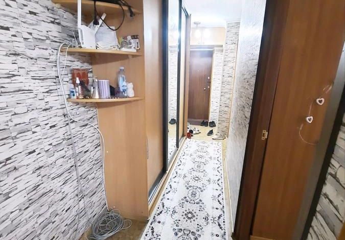 3-комнатная квартира, 60 м², 2/5 этаж, Петрова 12