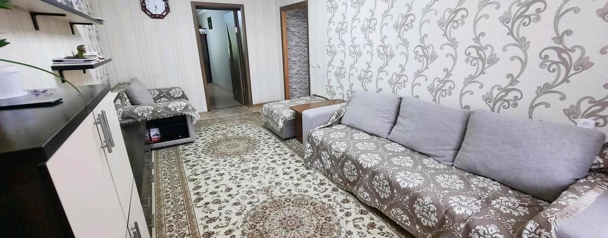 3-комнатная квартира, 60 м², 2/5 этаж, Петрова 12