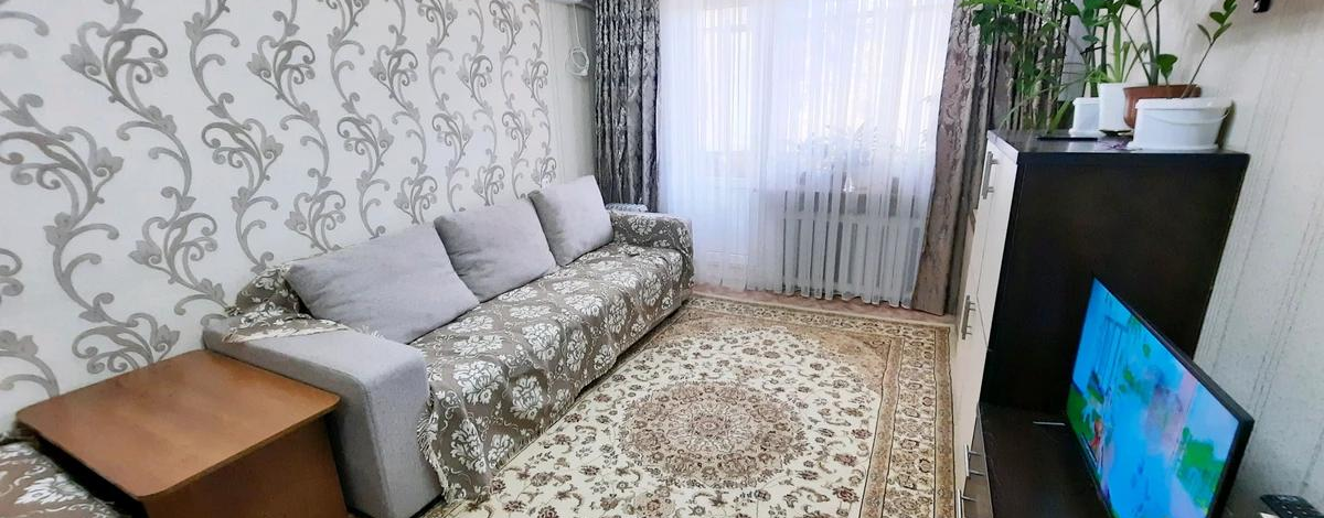 3-комнатная квартира, 60 м², 2/5 этаж, Петрова 12