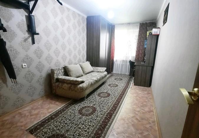 3-комнатная квартира, 60 м², 2/5 этаж, Петрова 12