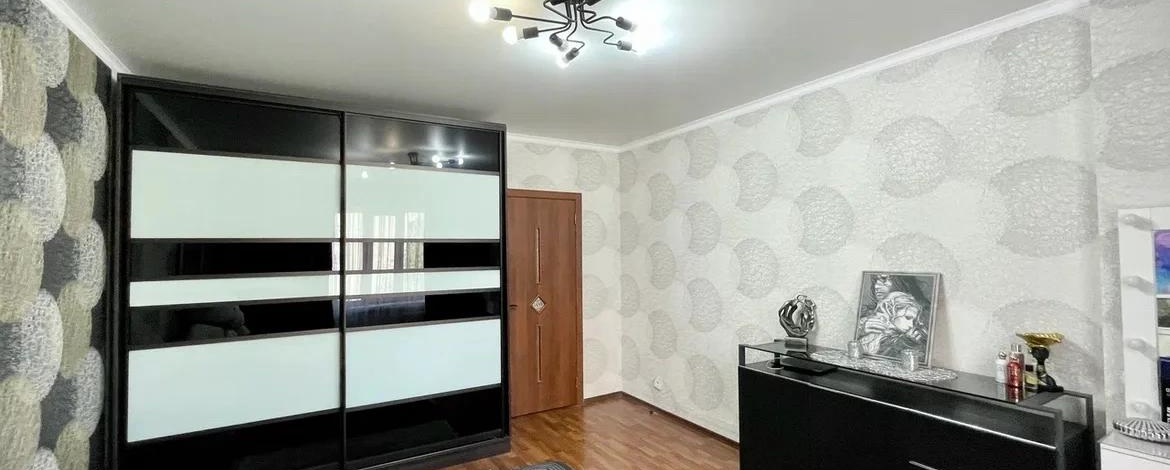 3-комнатная квартира, 96 м², 2/9 этаж, Момышулы 4