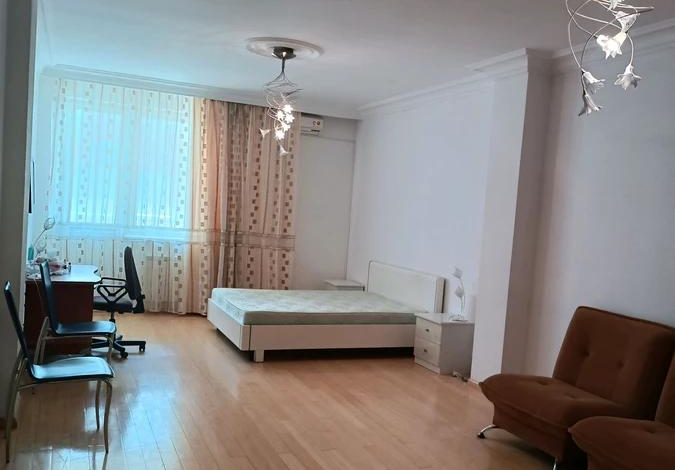 3-комнатная квартира, 183 м², 7/9 этаж, Мамбетова 10