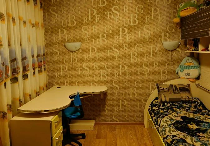 3-комнатная квартира · 47 м² · 2/5 этаж, Павлова — Ярмарка, ласточка,кафе весна