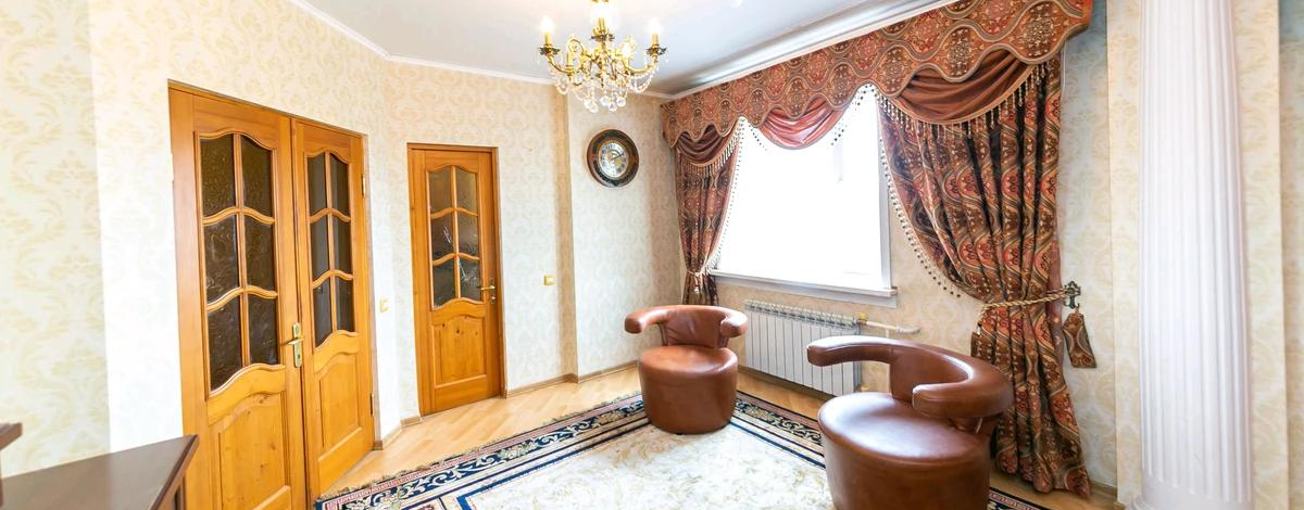 4-комнатная квартира, 166.6 м², 5 этаж, Кравцова 2