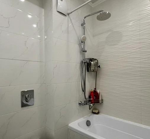 3-комнатная квартира, 76 м², 5/6 этаж, Жунисова 10 к18