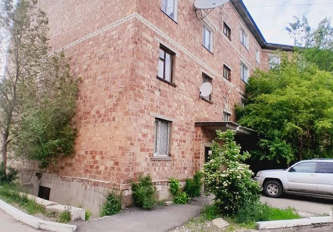 4-комнатная квартира · 97 м² · 4/4 этаж, Ермака 13/1 — Обл.больница