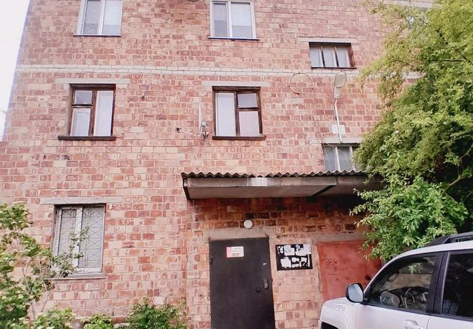 4-комнатная квартира · 97 м² · 4/4 этаж, Ермака 13/1 — Обл.больница