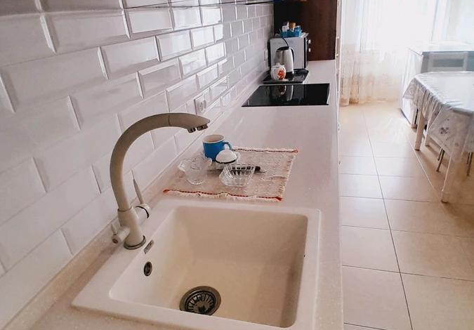 4-комнатная квартира · 97 м² · 4/4 этаж, Ермака 13/1 — Обл.больница