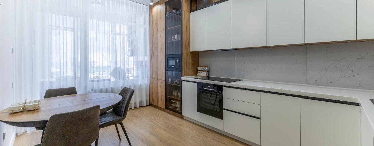 3-комнатная квартира, 98 м², 13/21 этаж, Достык 8