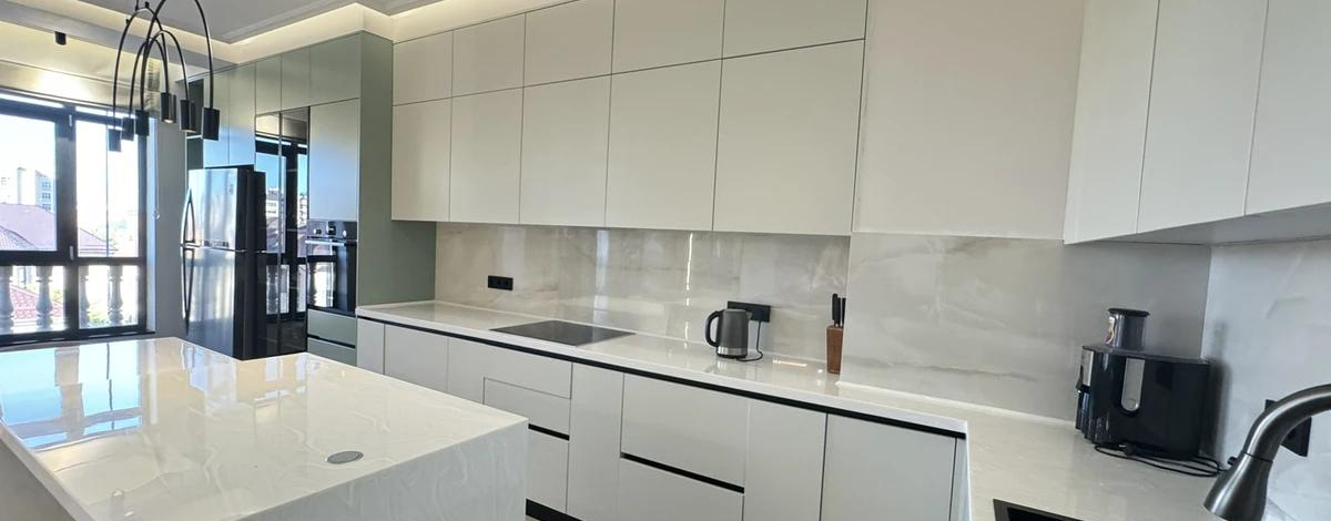 4-комнатная квартира, 176.1 м², 3/6 этаж, Кыз Жибек 38