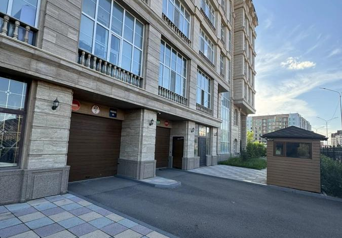 4-комнатная квартира, 176.1 м², 3/6 этаж, Кыз Жибек 38