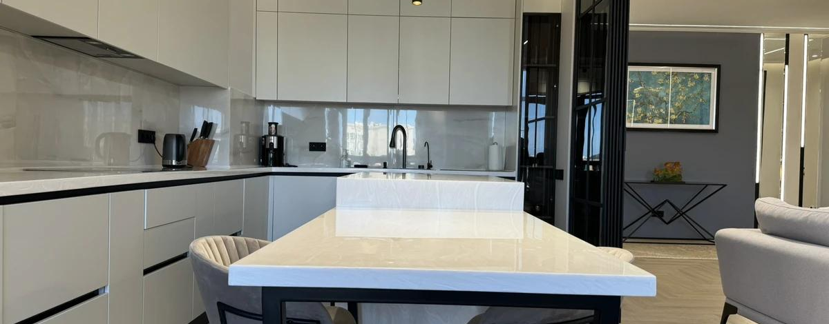 4-комнатная квартира, 176.1 м², 3/6 этаж, Кыз Жибек 38