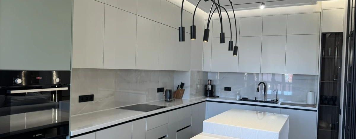 4-комнатная квартира, 176.1 м², 3/6 этаж, Кыз Жибек 38