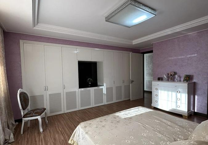 4-комнатная квартира, 170 м², 8/26 этаж, Кошкарбаева 10 — Тауелсиздик