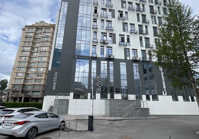 3-комнатная квартира, 115 м², 8/8 этаж, родниковая 1/1