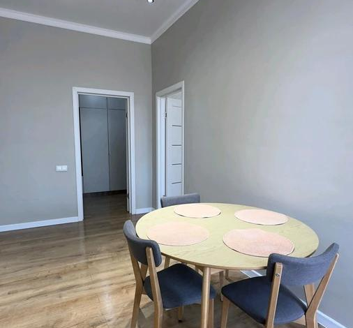 3-комнатная квартира · 95 м² · 1/4 этаж, теплова 1/6