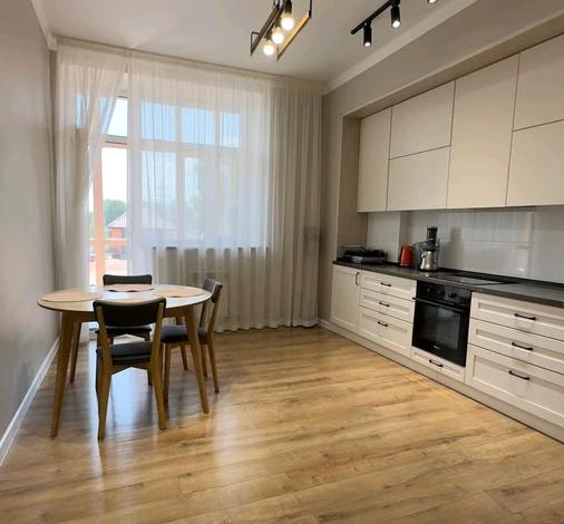 3-комнатная квартира · 95 м² · 1/4 этаж, теплова 1/6