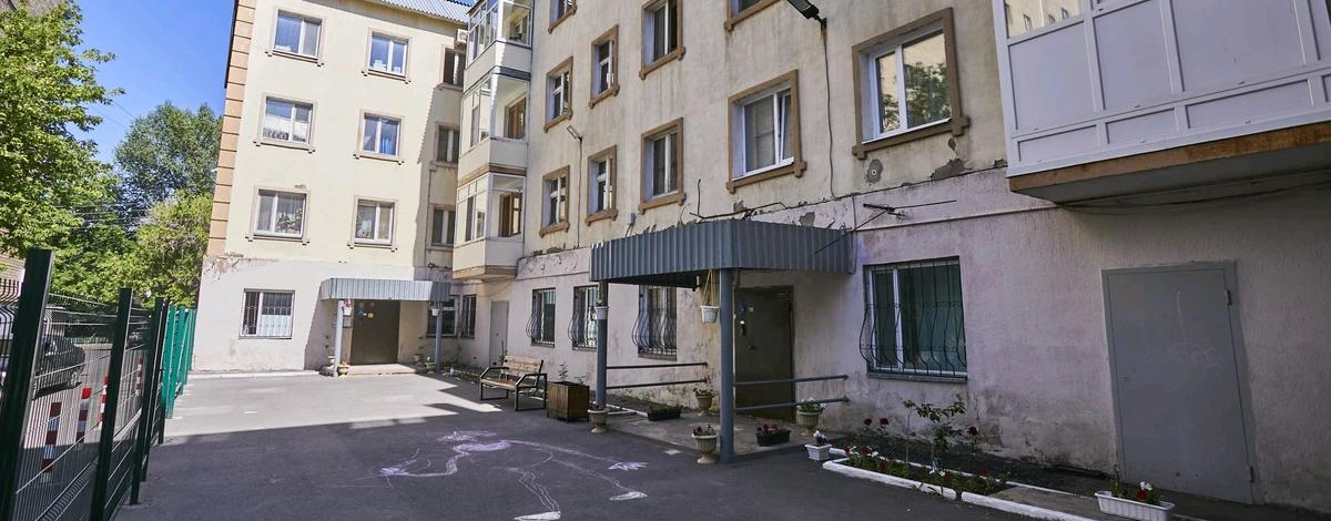 6-комнатная квартира, 192 м², 4/5 этаж, Женис 17а