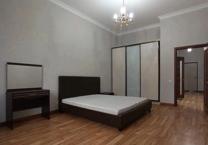 2-комнатная квартира, 70 м², 7/9 этаж, Панфилова 15-19